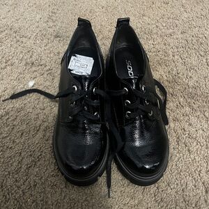 Soda woman’s Jojo lace up platform block heel boots black size 7.5